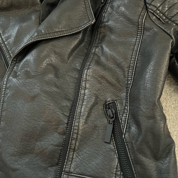 Leather Jacket - Picture 5 of 7